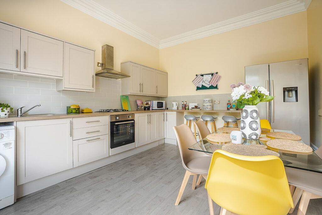 62 Bankfield Road, Huddersfield HD1 3HR