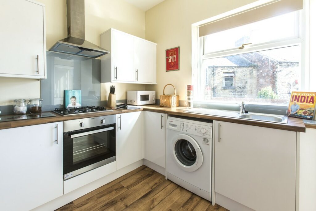 5 The Avenue, Moldgreen, Huddersfield HD5 8AE